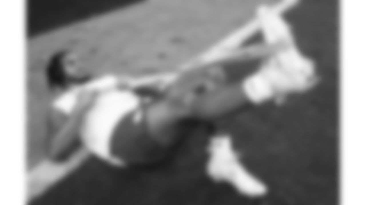 Kansas City Chiefs tackle Kingsley Suamataia (76) stretches prior to a week 18 game against the Las Vegas Raiders on Sunday, January 3, 2026.