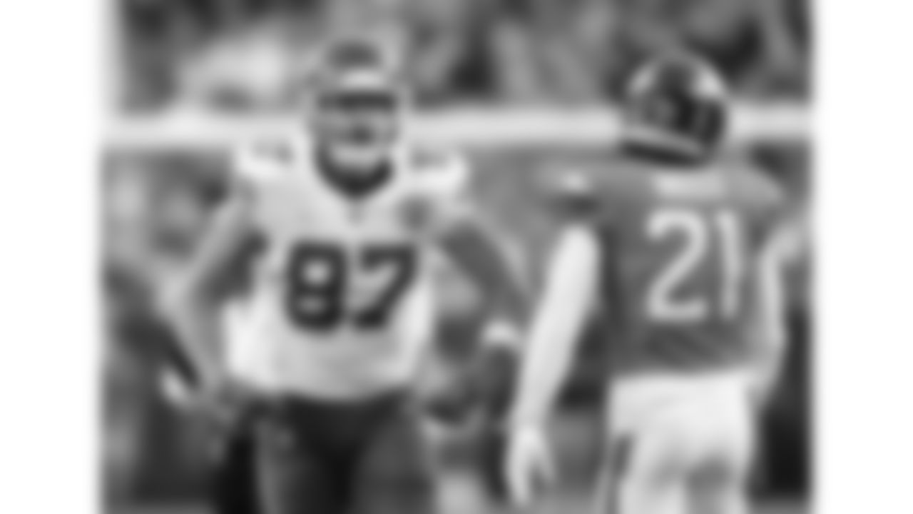 Kansas City Chiefs tight end Travis Kelce (87) celebrates during a week 11 NFL football game against the Denver Broncos, Sunday, November 16, 2025 in Denver, CO.