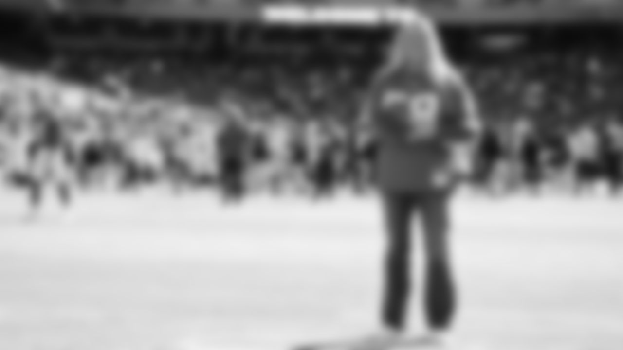 Erin Miller with the First Pass prior to a week 7 NFL Football game against the Las Vegas Raiders on Sunday, October 19, 2025 in Kansas City, MO.
