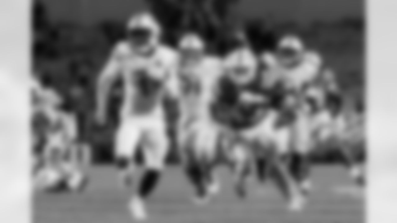 SMU's Brashard Smith (1) carries the ball for a touchdown to take the lead in overtime during an NCAA college football game against Duke in Durham, N.C., Saturday, Oct. 26, 2024. (AP Photo/Ben McKeown)