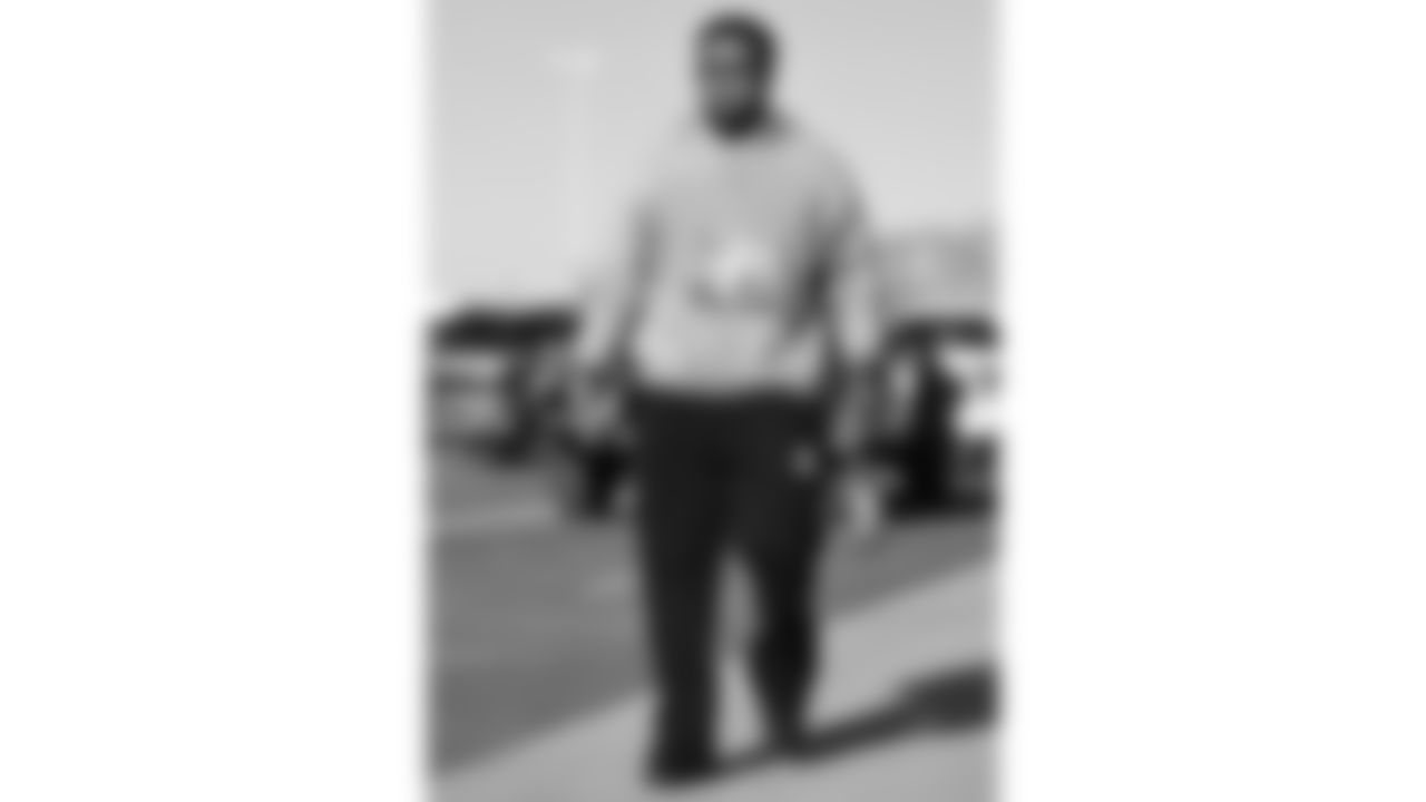 Kansas City Chiefs tackle Jawaan Taylor (74) arrives prior to an NFL week 15 matchup against the Los Angeles Chargers, Sunday December 14, 2025.