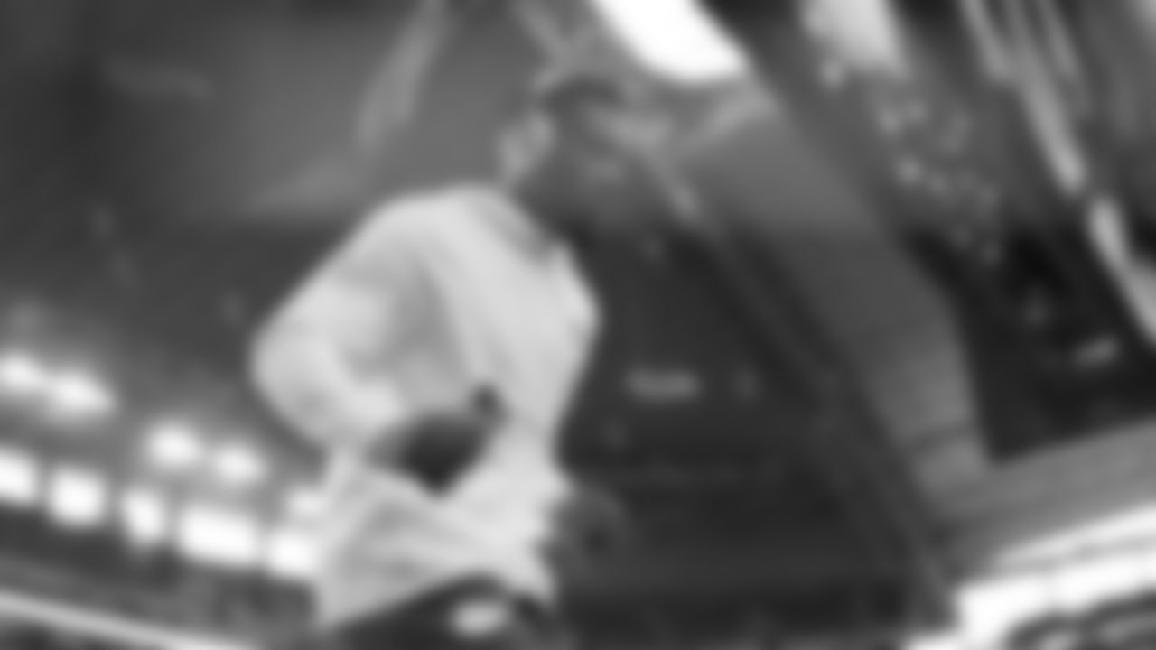 Kansas City Chiefs defensive back Chamarri Conner (27) warms up prior to a week 13 NFL football game against the Dallas Cowboys on Thursday, November 27, 2025 in Arlington, TX.