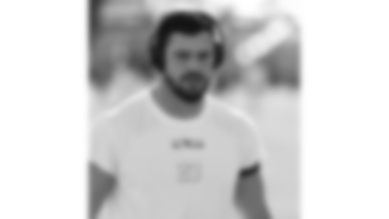 Kansas City Chiefs middle linebacker Drue Tranquill (23) warms up prior to a week 11 NFL Football game against the Denver Broncos on Sunday, November 16, 2025 in Denver, Colorado.