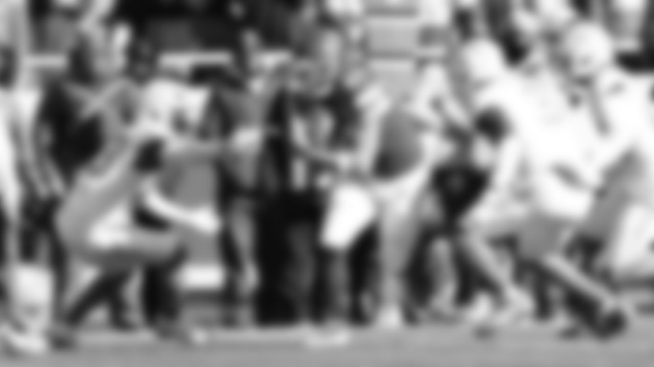 Kansas City Chiefs tight end Travis Kelce (87) runs the ball during an NFL week 15 matchup against the Los Angeles Chargers, Sunday December 14, 2025.