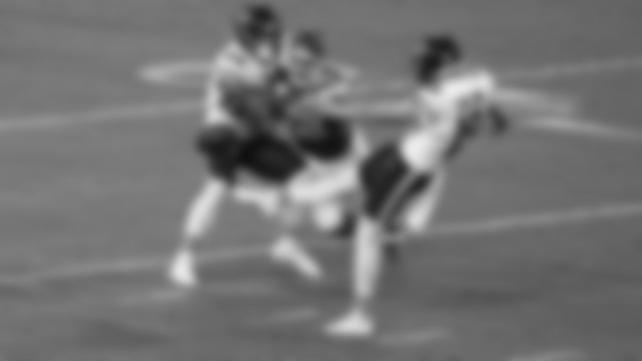 Kansas City Chiefs running back Carson Steele (42) blocks a punt by Chicago Bears punter Tory Taylor (19) during a preseason week 3 NFL football game, Friday, August 22, 2025 in Kansas City, MO.