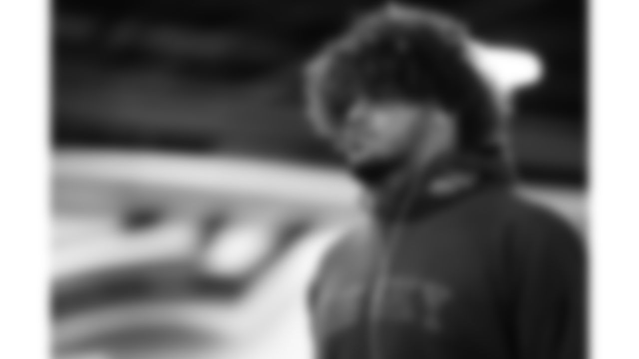 Kansas City Chiefs tackle Kingsley Suamataia (76) arrives prior to a week 11 NFL Football game against the Denver Broncos on Sunday, November 16, 2025 in Denver, Colorado.