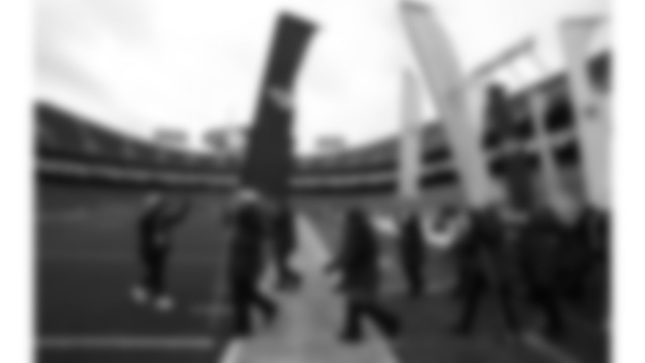 Red Coaters practice prior to a week 14 NFL Football game against the Houston Texans on Sunday, December 7, 2025 in Kansas City, MO.