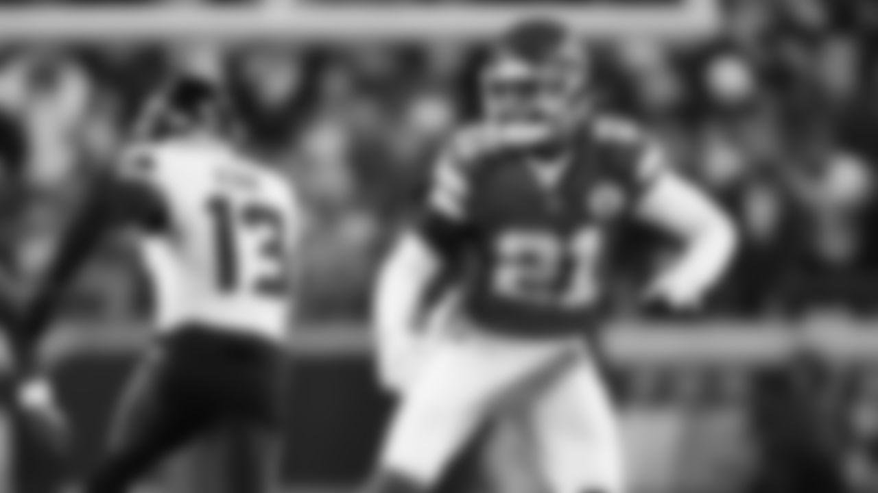 Kansas City Chiefs defensive back Jaden Hicks (21) in position during an NFL week 14 matchup against the Houston Texans, Sunday December 7, 2025.