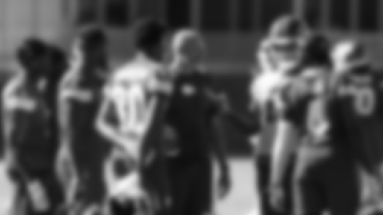 Kansas City Chiefs quarterback Patrick Mahomes (15), Offensive Coordinator Matt Nagy and the Kansas City Chiefs wide receivers during practice on Thursday, October 16, 2025 in Kansas City, MO.