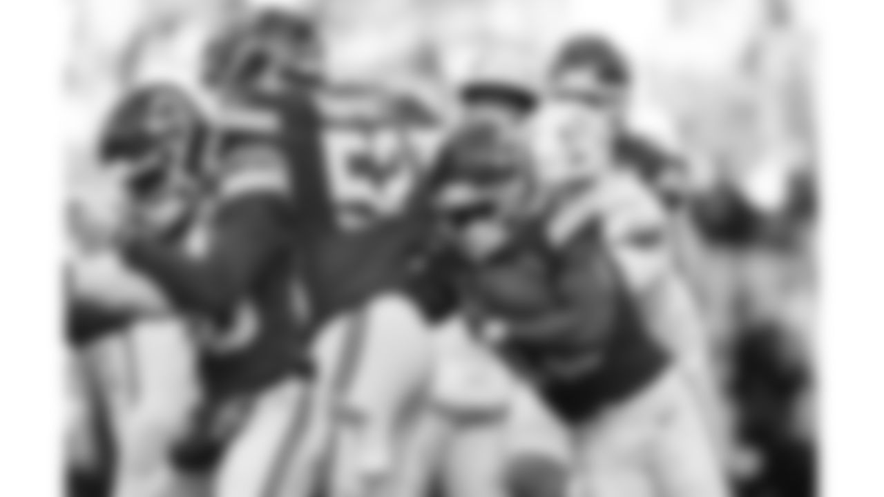 Kansas City Chiefs running back Isiah Pacheco (10) runs the ball during a week 15 NFL football game against the Los Angeles Chargers, Sunday, December 14, 2025 in Kansas City, MO.