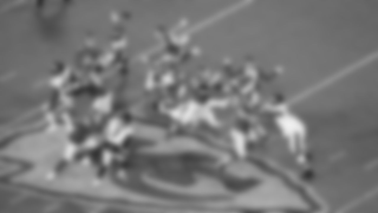 The Kansas City Chiefs face off against the Philadelphia Eagles at GEHA Field at Arrowhead Stadium on November 20, 2023.