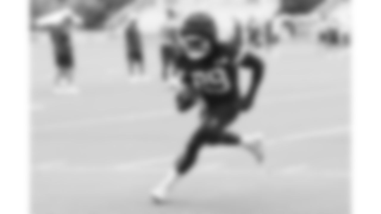 Kansas City Chiefs running back Kareem Hunt (29) on the field during training camp on day 4 of practice Friday, July 25, 2025.