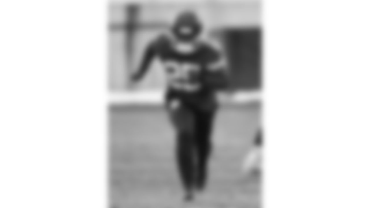 Kansas City Chiefs running back Clyde Edwards-Helaire (25) during practice for the NFL Wild Card Round football game on Wednesday, January 10, 2024 in Kansas City, MO.
