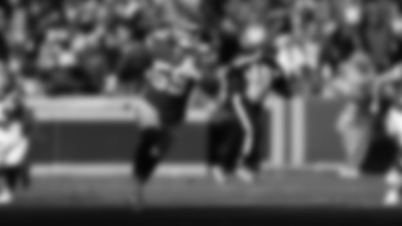 Kansas City Chiefs linebacker Cooper McDonald (59) runs the ball during an NFL week 15 matchup against the Los Angeles Chargers, Sunday December 14, 2025.