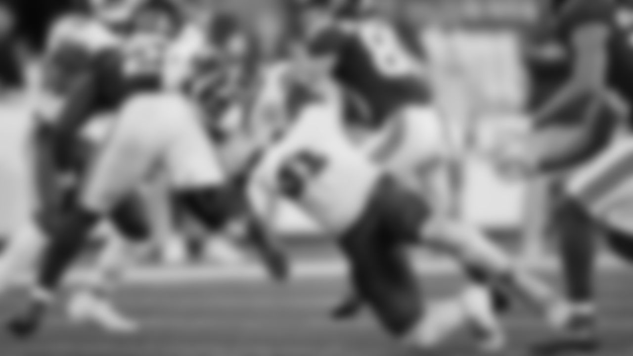 Kansas City Chiefs linebacker Jeffrey Bassa (31) tackles New York Giants running back Devin Singletary (26) during the week 3 NFL football game, Sunday, September 21, 2025 in East Rutherford, NJ.