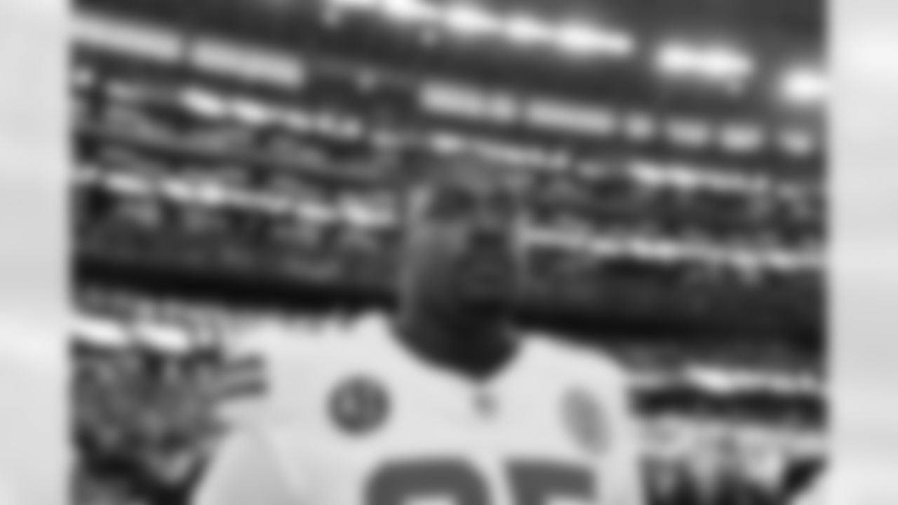 Kansas City Chiefs defensive tackle Chris Jones (95) prior to a week 13 NFL football game against the Dallas Cowboys on Thursday, November 27, 2025 in Arlington, TX.