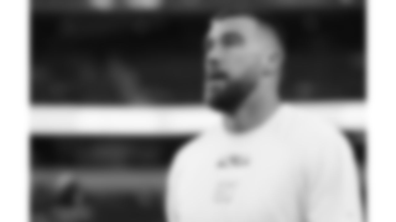 Kansas City Chiefs tight end Travis Kelce (87) prior to a week 13 NFL football game against the Dallas Cowboys on Thursday, November 27, 2025 in Arlington, TX.