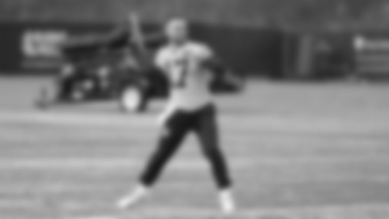 Kansas City Chiefs quarterback Shane Buechele (17) during a week 17 practice on Tuesday, December 23, 2025 in Kansas City, MO.