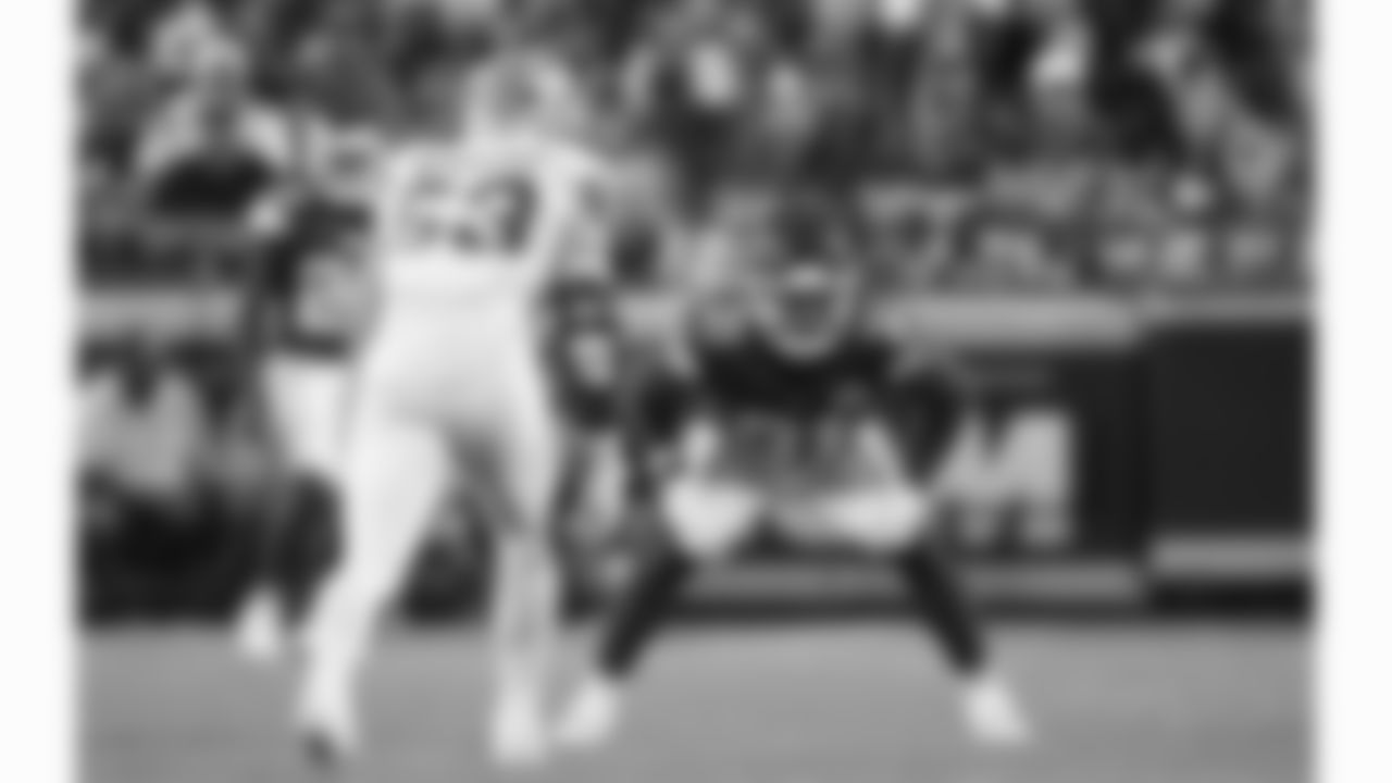 Kansas City Chiefs linebacker Jeffrey Bassa (31) covers Detroit Lions linebacker Trevor Nowaske (53) during the week 6 NFL football game, Sunday, October 12, 2025 in Kansas City, MO.