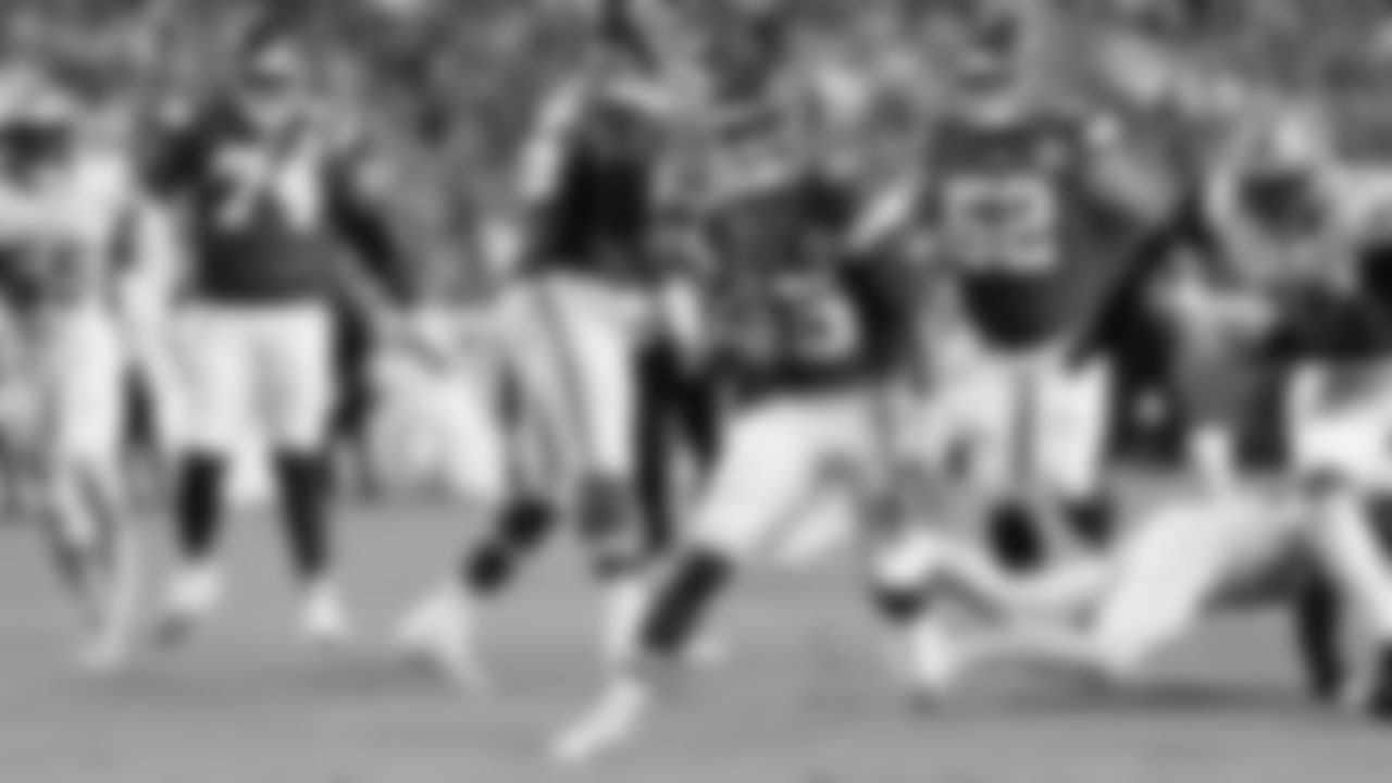 Kansas City Chiefs quarterback Patrick Mahomes (15) runs the ball during a week 6 NFL Football game against the Detroit Lions on Sunday, October 12, 2025 in Kansas City, MO.