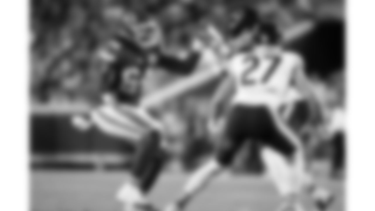 Kansas City Chiefs offensive tackle Wanya Morris (64) blocking during a preseason week 3 NFL football game against the Chicago Bears, Friday, August 22, 2025 in Kansas City, MO.