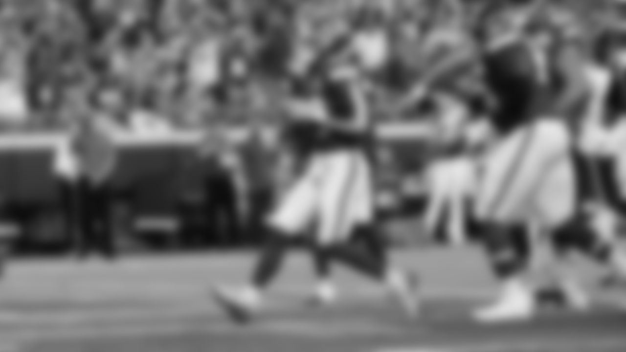 Kansas City Chiefs running back Isiah Pacheco (10) scores a touvhdown during a preseason week 3 NFL football game against the Chicago Bears, Friday, August 22, 2025 in Kansas City, MO.