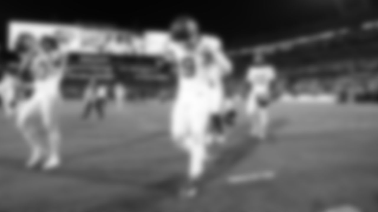 Kansas City Chiefs wide receiver JuJu Smith-Schuster (9) prior to a week 5 NFL football game against the Jacksonville Jaguars, Monday, October 6, 2025, in Jacksonville, FL.