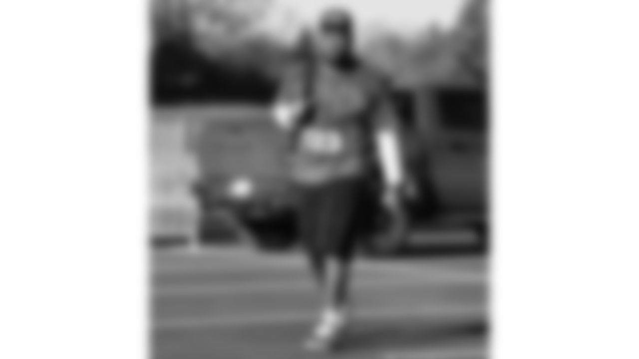 Kansas City Chiefs guard Trey Smith (65) arrives prior to a week 7 NFL Football game against the Las Vegas Raiders on Sunday, October 19, 2025 in Kansas City, MO.