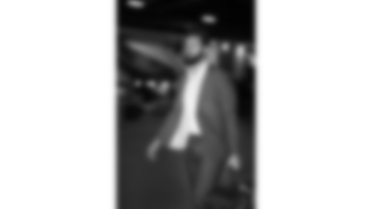 Kansas City Chiefs tight end Noah Gray (83) arrives prior to a week 11 NFL Football game against the Denver Broncos on Sunday, November 16, 2025 in Denver, Colorado.