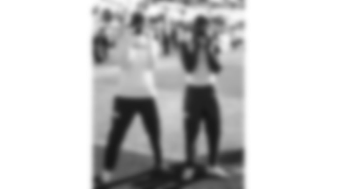 Kansas City Chiefs wide receivers Rashee Rice (4) and Xavier Worthy (1) warms up prior to a week 11 NFL Football game against the Denver Broncos on Sunday, November 16, 2025 in Denver, Colorado.