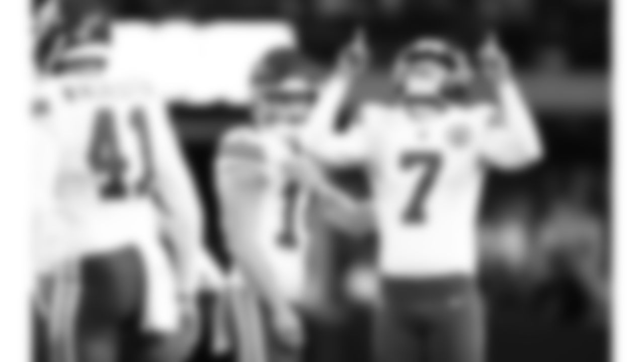 Kansas City Chiefs kicker Harrison Butker (7) gestures after making a field goal during a week 18 NFL football game against the Las Vegas Raiders, Sunday, January 4, 2026 in Las Vegas, NV.