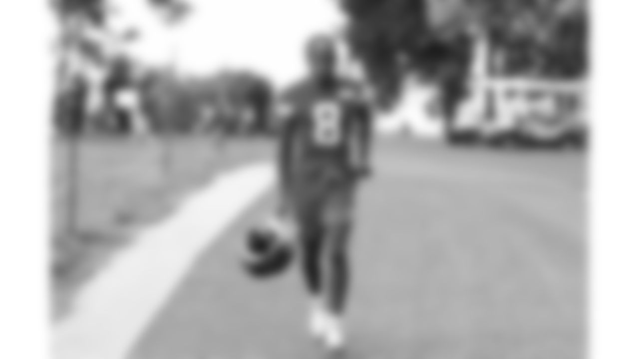 Kansas City Chiefs wide receiver Key'Shawn Smith (8) arrives at day 11 of training camp practice on Sunday, August 3, 2025.
