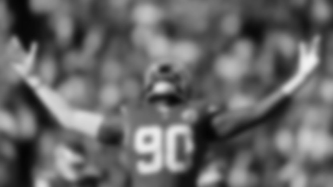 Kansas City Chiefs defensive end Charles Omenihu (90) celebrates during an NFL week 15 matchup against the Los Angeles Chargers, Sunday December 14, 2025.