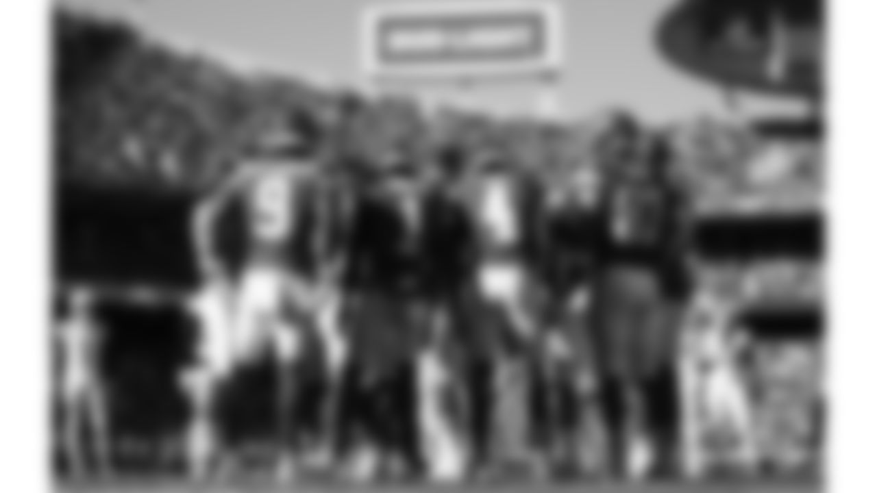 Kansas City Chiefs offense huddles on the field during a week 12 NFL football game against the Indianapolis Colts, Sunday, November 23, 2025 in Kansas City, MO.