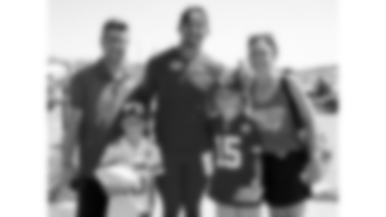 Kansas City Chiefs quarterback Patrick Mahomes (15) with make a wish and dream factory kids during day 7 of training camp on Tuesday July 29, 2025.