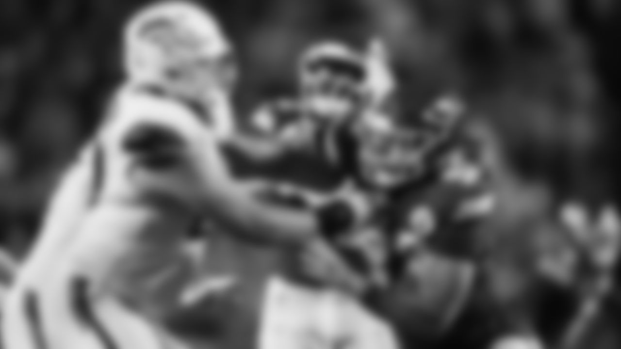 Kansas City Chiefs defensive end Ashton Gillotte (97) in position during an NFL week 17 matchup against the Denver Broncos, Thursday, December 25, 2025.