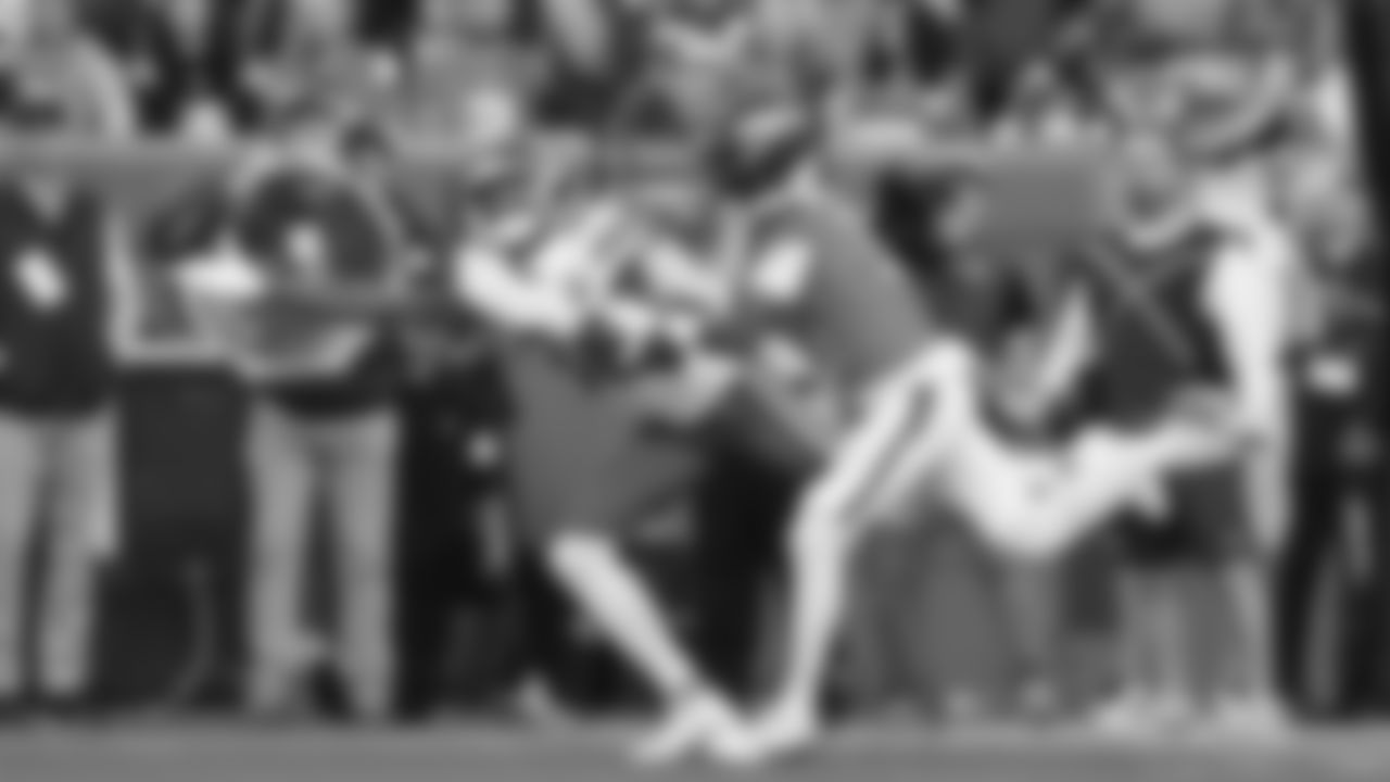 Kansas City Chiefs wide receiver Tyquan Thornton (80) reaches for a pass during a week 11 NFL Football game against the Denver Broncos on Sunday, November 16, 2025 in Denver, Colorado.