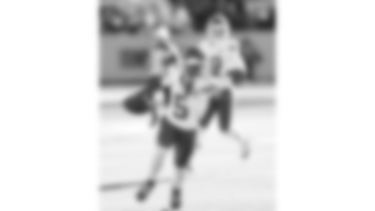 Kansas City Chiefs wide receiver Hollywood Brown (5) runs with the ball during a week 16 NFL Football game against the Tennessee Titans on Sunday, December 21, 2025 in Nashville, Tennessee.