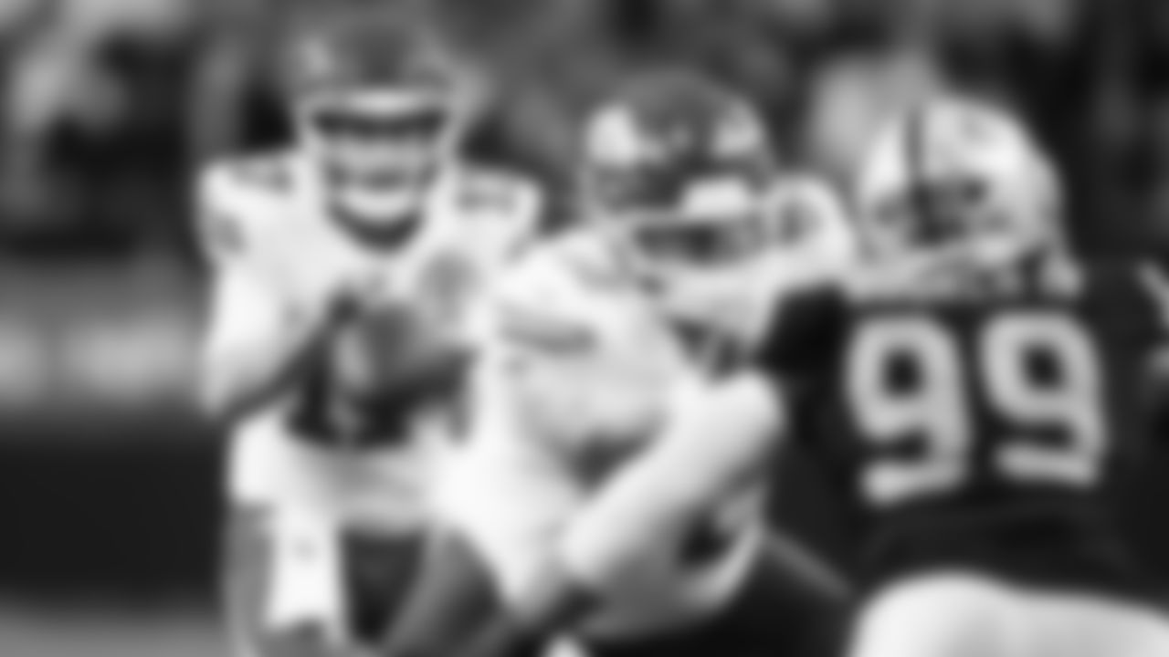 Kansas City Chiefs quarterback Shane Buechele (17) receives a snap during a week 18 NFL football game against the Las Vegas Raiders, Sunday, January 4, 2026 in Las Vegas, NV.