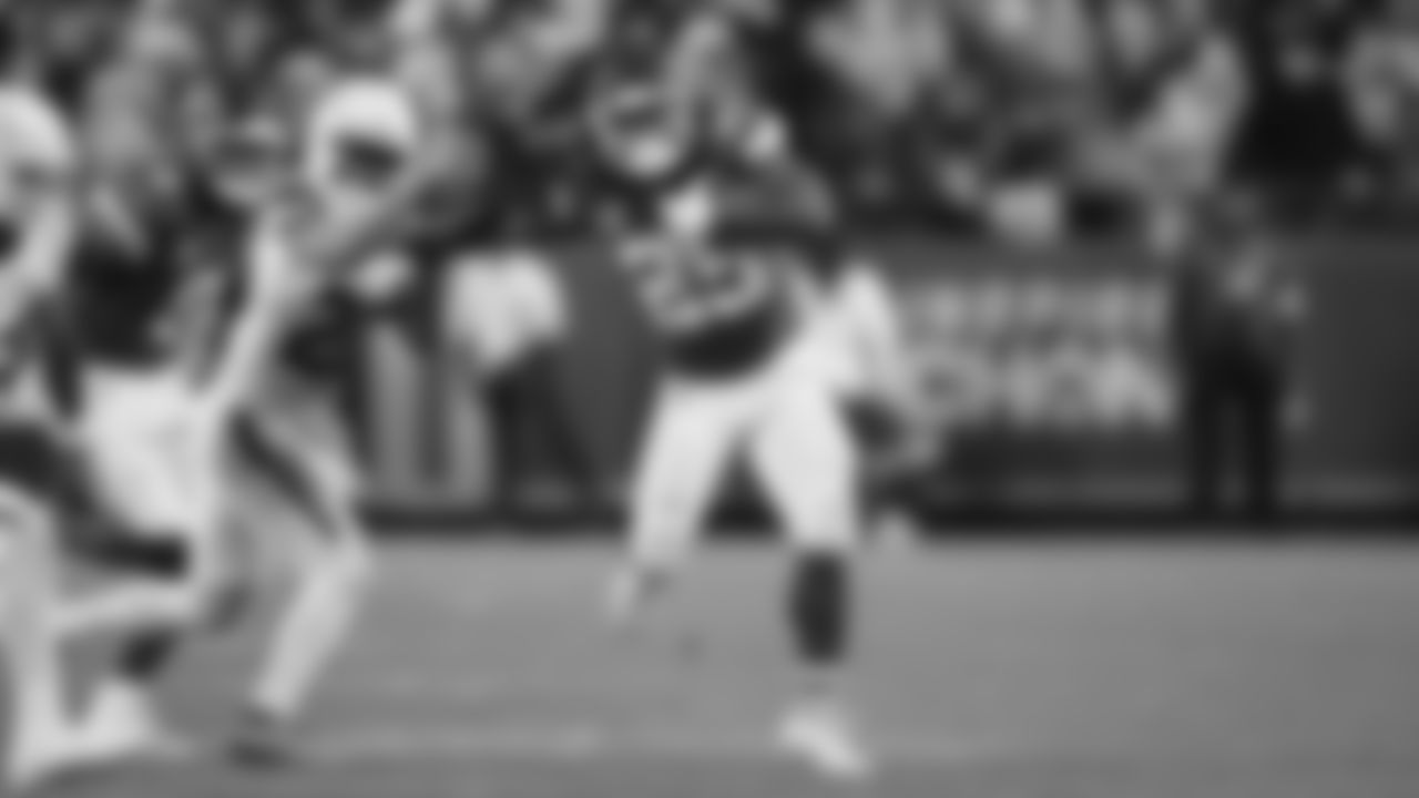 Kansas City Chiefs running back Kareem Hunt (29) runs for extra yards during an NFL week 17 matchup against the Denver Broncos, Thursday, December 25, 2025.