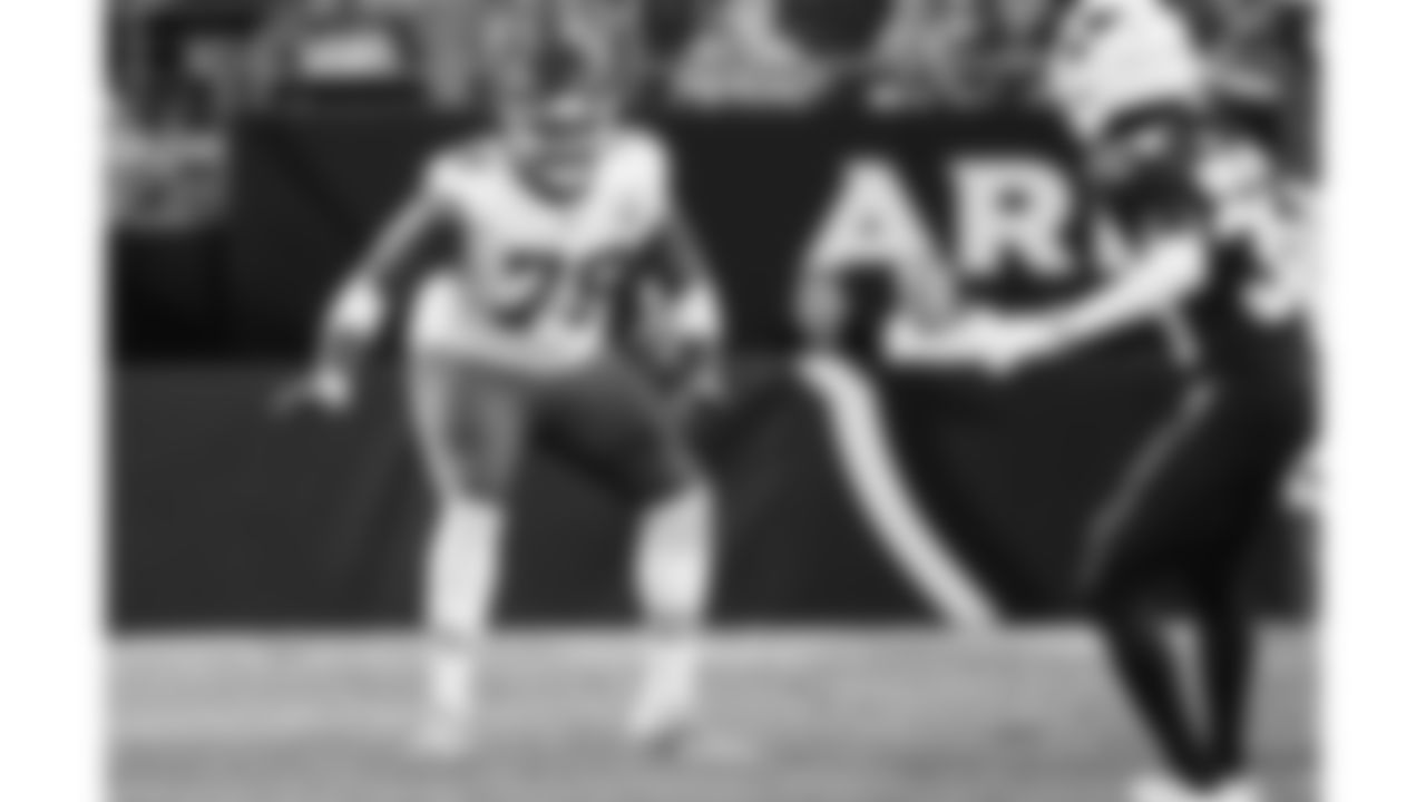 Kansas City Chiefs offensive lineman Esa Pole (79) in action during a preseason week 1 NFL football game against the Arizona Cardinals, Saturday, August 9, 2025 in Glendale, AZ.