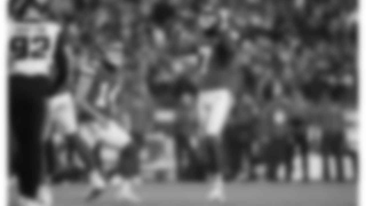 Kansas City Chiefs kicker Harrison Butker (7) gives thanks for the extra point during an NFL week 14 matchup against the Houston Texans, Sunday December 7, 2025.