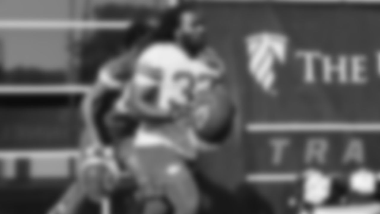 Kansas City Chiefs linebacker Nick Bolton (32) arrives before practice on Thursday October 16, 2025 in Kansas City, MO.