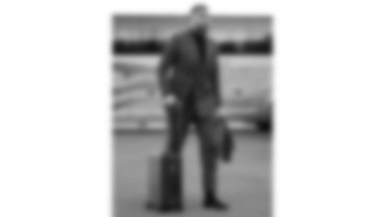 Kansas City Chiefs tight end Travis Kelce (87) arrives prior to a week 9 NFL football game against the Buffalo Bills, Sunday, November 2, 2025 in Buffalo, NY