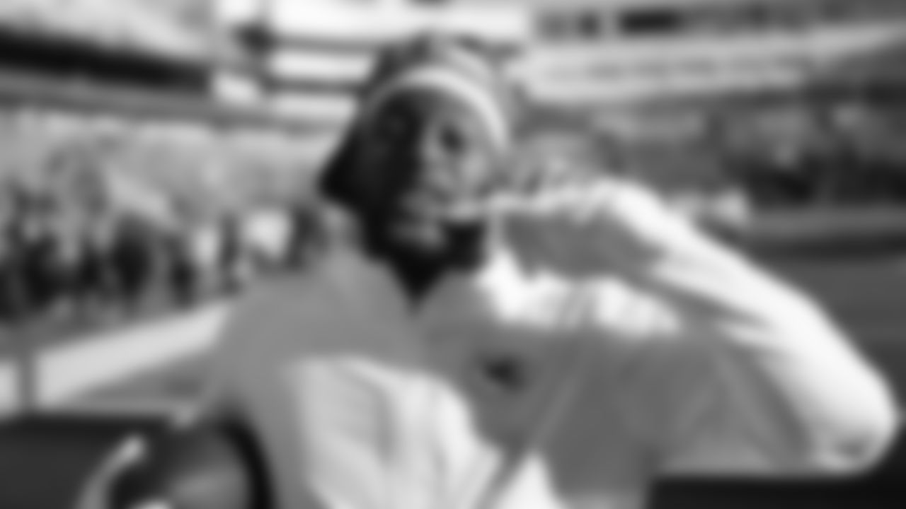 Kansas City Chiefs wide receiver JuJu Smith-Schuster (9) prior to a week 9 NFL football game against the Buffalo Bills, Sunday, November 2, 2025 in Buffalo, NY