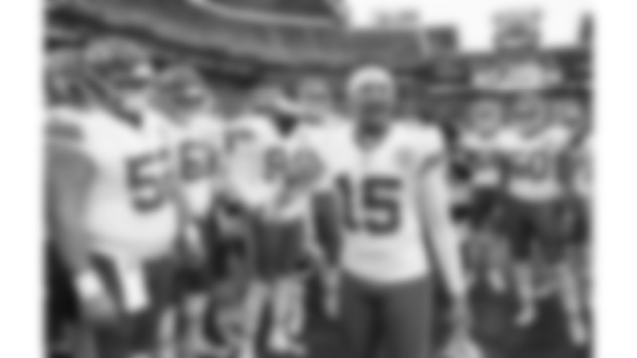 Kansas City Chiefs quarterback Patrick Mahomes (15) addresses the team huddle prior to a preseason week 2 NFL football game against the Seattle Seahawks, Friday, August 15, 2025 in Seattle, WA.