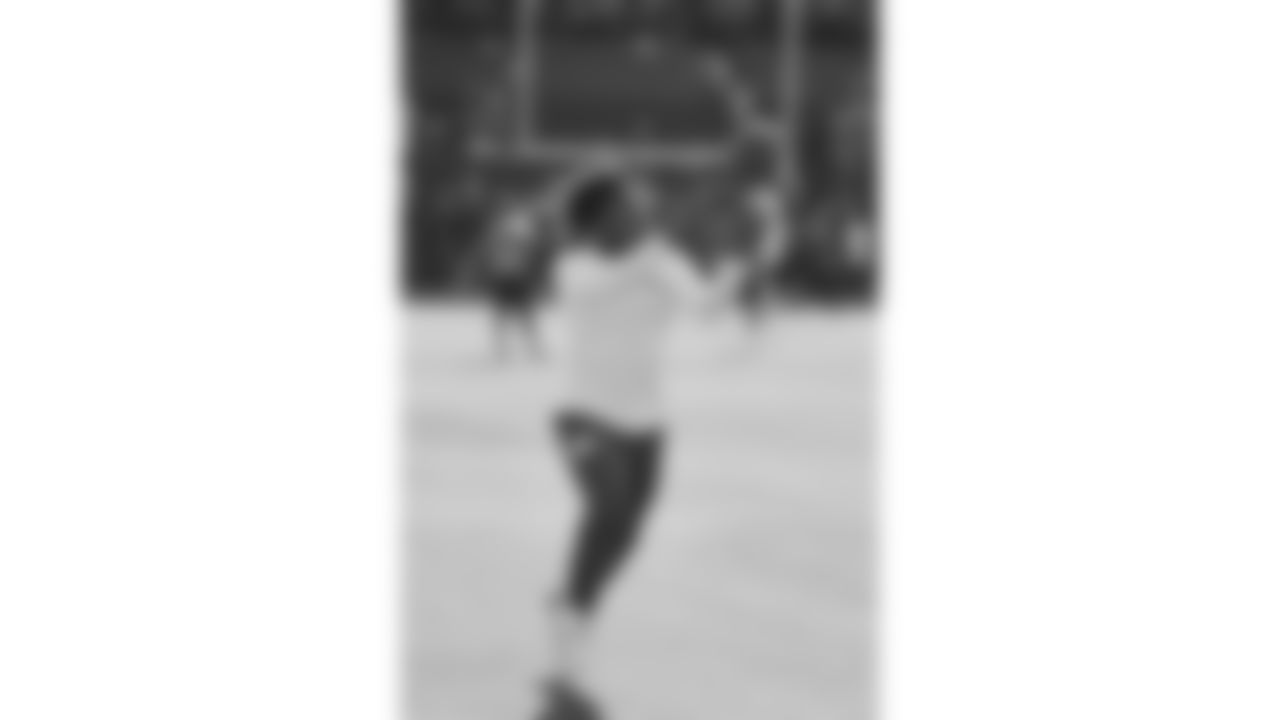 Kansas City Chiefs running back Brashard Smith (24) warms up prior to a week 11 NFL Football game against the Denver Broncos on Sunday, November 16, 2025 in Denver, Colorado.