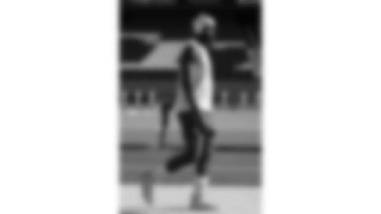 Kansas City Chiefs defensive end Charles Omenihu (90) warms up prior to a week 16 NFL football game against the Tennessee Titans on Sunday, December 21, 2025 in Nashville, Tennessee.