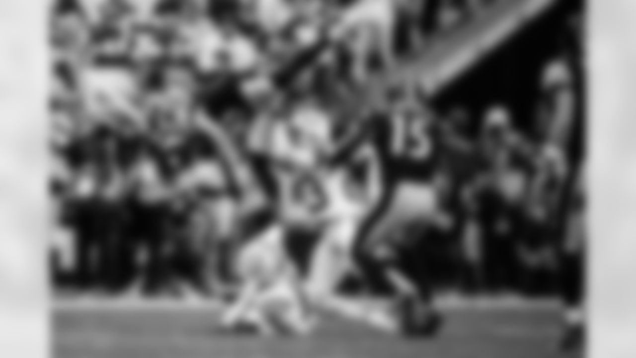 CB Jaylon Jones #40 and CB Kenny Moore II #23