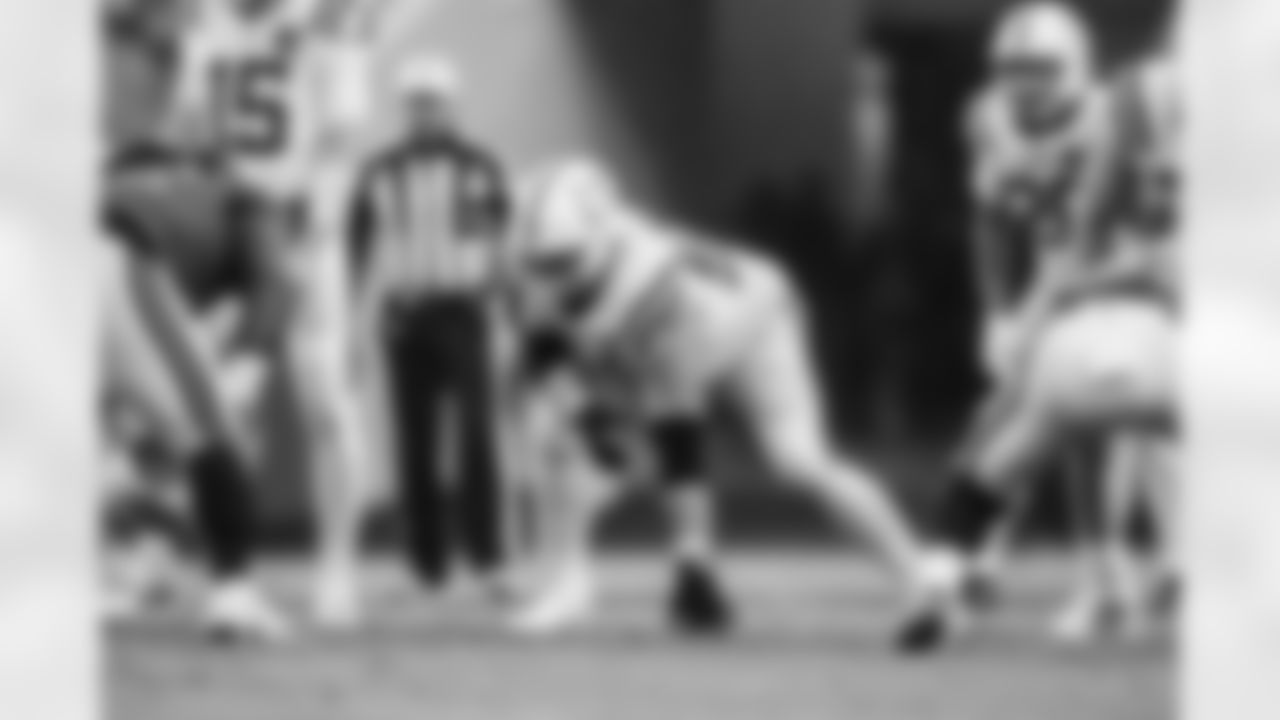 DE Durell Nchami #74